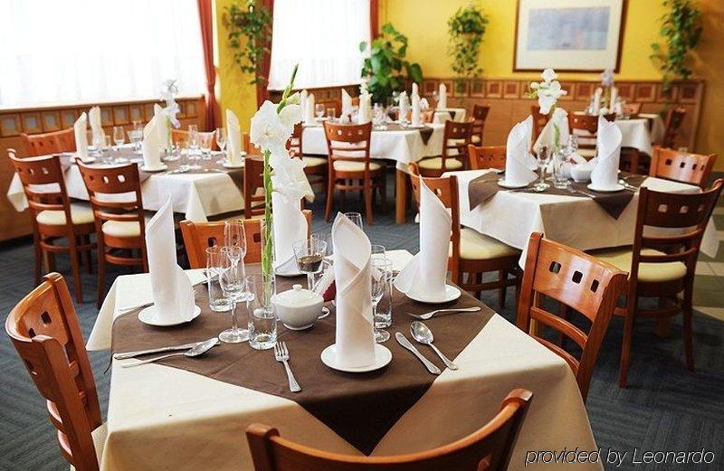 Hotel Dal 그단스크 레스토랑 사진